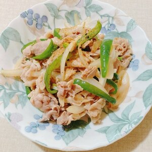 豚肉とピーマンのにんにく生姜炒めꕤ୭*